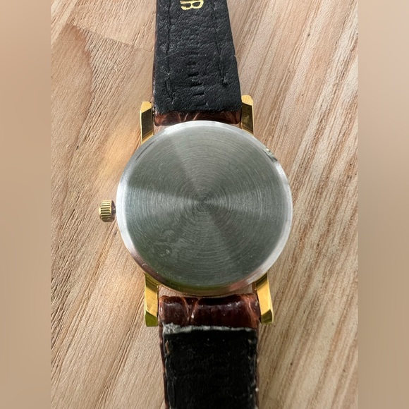 Vintage Ronica ladies gold tone brown scissor watch NEW BATTERY - Picture 5 of 11